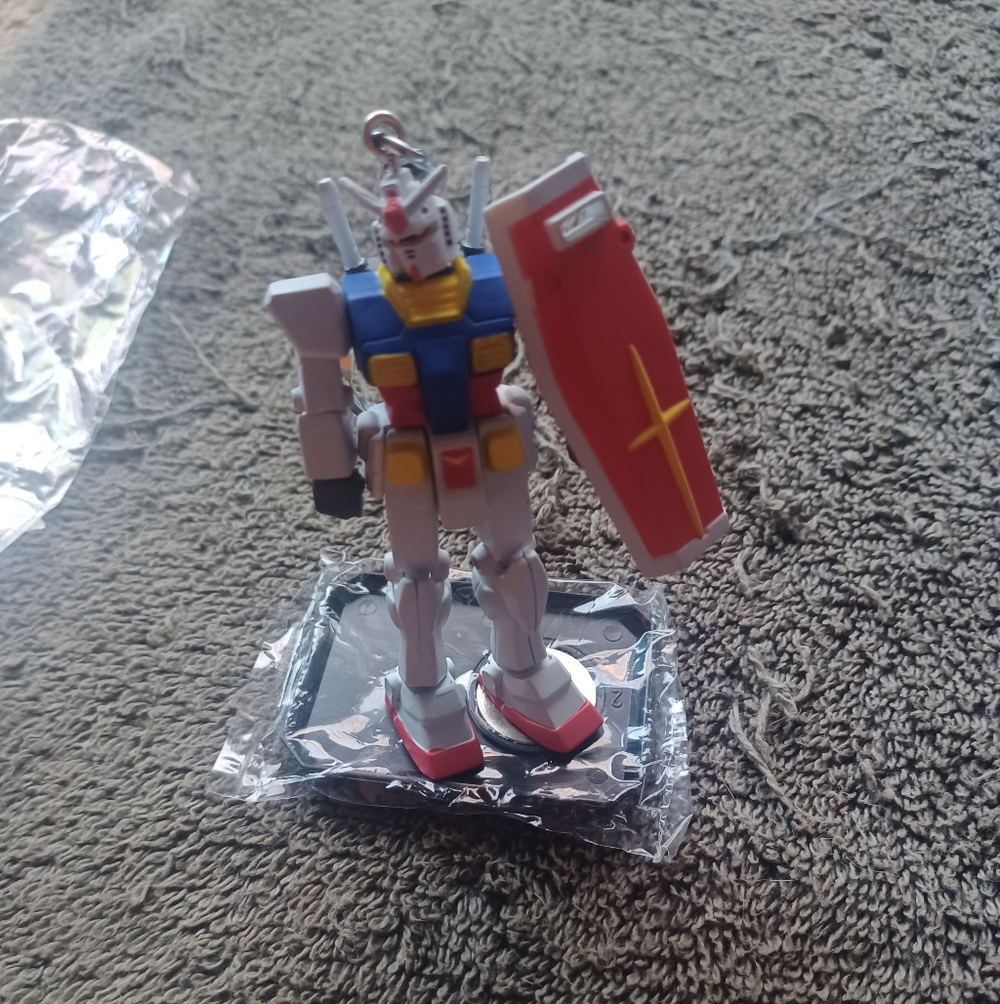 Gundam Figure - Picture 4 of 7